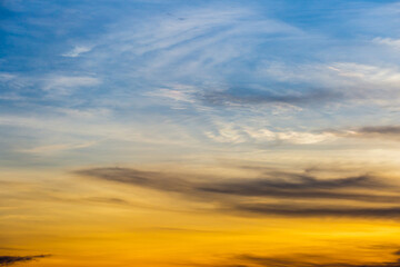 Obraz premium colorful dramatic sky with cloud at sunset