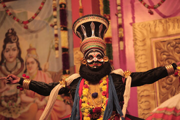 Obraz premium Kathakali hero in black face paint 