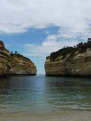 Fototapeta na wymiar Ocean cliff