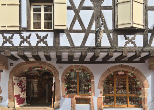 Colombage bilder – Bläddra bland 10,610 stockfoton, vektorer och videor ...