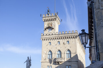 Obraz premium August 2019 - Republic of San Marino - the historic center of the city of San Marino and Mount Titano have been registered by UNESCO - view of the Castell