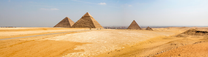 Fototapeta na wymiar great pyramids of giza