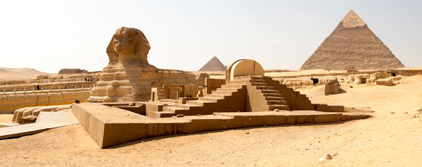 sphinx and pyramid of giza - obrazy, fototapety, plakaty