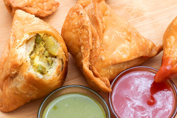 Samosa an India traditional recepie made with potato stuff filled in a flour coating	