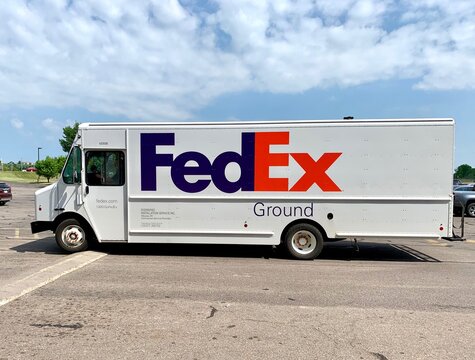 FedEX delivery truck