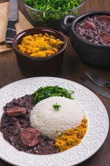 Almoço com feijoada