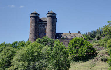 Le ch&acirc;teau d'Anjony &agrave; Tournemire dans le d&eacute;partement du Cantal en Auvergne - France