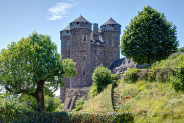 Fototapeta na wymiar Le château d'Anjony à Tournemire dans le département du Cantal en Auvergne - France