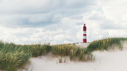 Leuchtturm in den Dünen auf der Insel Amrum in Wittdün