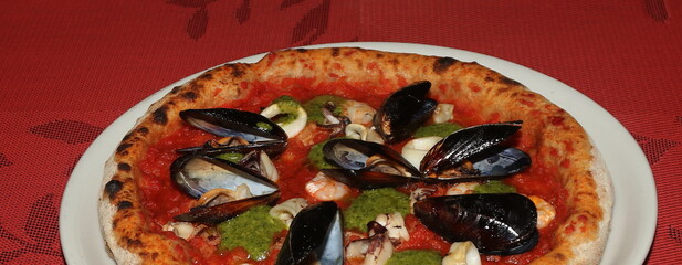 Pizza italiana ai frutti di mare