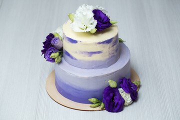 Obraz na płótnie Canvas Wedding cake with flowers