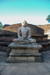 Obraz premium Sitting Buddha in Sri Lanka