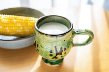 Nutritious breakfast milk and corn