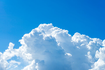 Naklejka premium White cloud on the sky with blue sky