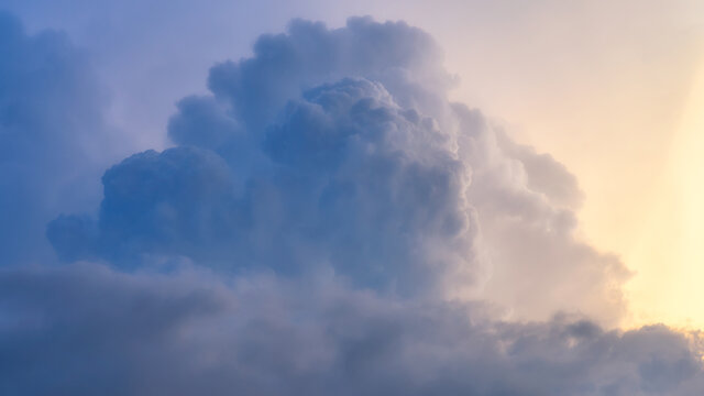 Dramatic nature sky with storm cloud before raining background © Nuamfolio