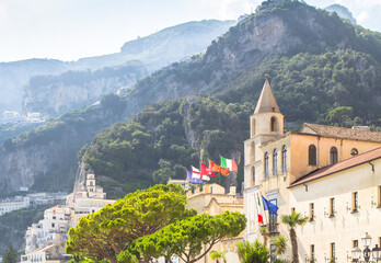 Obraz premium View of the mountains and buildings of Amalfi city, Italy