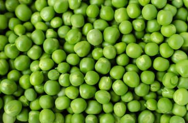green ripe peas, green legumes, vegetarian food