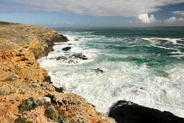 Fototapeta na wymiar Rough sea along the coast in Australia