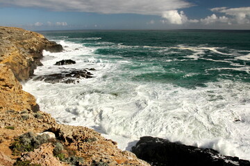 Obraz premium Rough sea along the coast in Australia