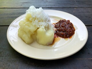 boiled tapioca with  a spicy gravy


