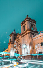 IGLESIA DE NOCHE EN TRUJILLO