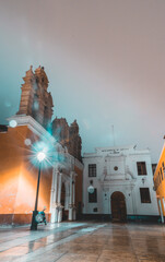 IGLESIA DE NOCHE EN TRUJILLO