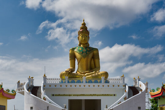 Tha Chalom, Samut Sakhon / Thailand / July 15, 2017 : Wat Laem Suwannaram is a classic Buddhist monastery situated in Tha Chin Sub-district of Mueang Samut Sakhon District in Samut Sakhon Province.