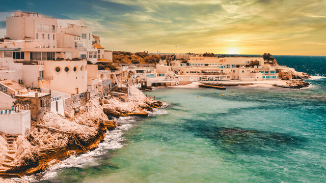 Photographie de la baie de Malmousque face &agrave; la mer &agrave; Marseille en France