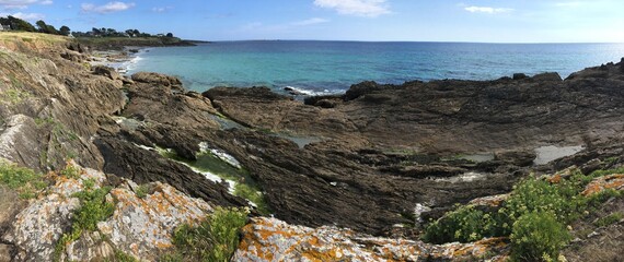 Le long de la plage de Raguenes en Bretagne Cornouailles Finistère