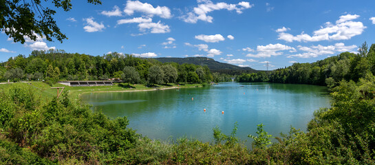 Schlichemtalsperre - Schömberger Stausee bei Schömberg am Rand der Schwäbischen Alb in...