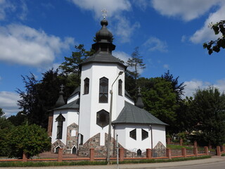 wybudowana w roku 1995 swiatynia grekokatolicka cerkiew pod wezwaniem trojcy przenajswietszej w miescie gizycko wojewodztwo warminsko mazurskie w polsce