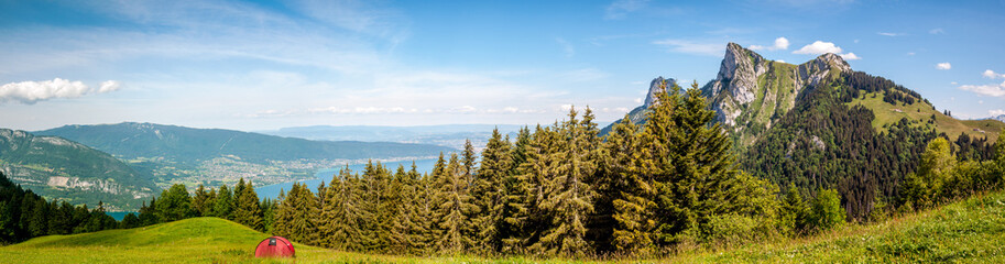 Panorama du lac d'Annecy depuis le chalet de l'Aulp