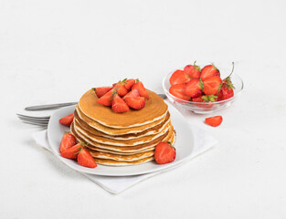 pancakes with strawberry