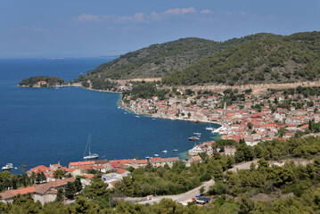 Fototapeta na wymiar THE TOWN OF VIS IN THE ADRIATIC SEA IN CROATIA.