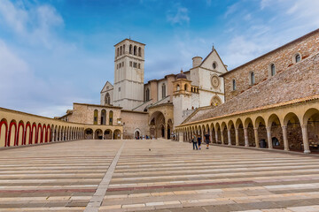 A view across square leading to the Basilica of Saint Francis in the summertime