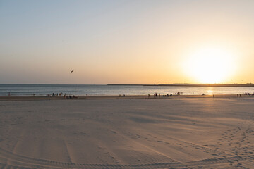 Atardecer en la playa de Valdelagrana, ubicada en el Puerto de Santa María, provincia de Cádiz, España. © Manueltrinidad