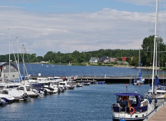 Hafen von Wiek auf Rügen mit Segelbooten