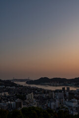 風頭公園から見る長崎市の夕暮れ　都市景観