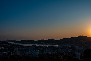 風頭公園から見る長崎市の夕暮れ　都市景観