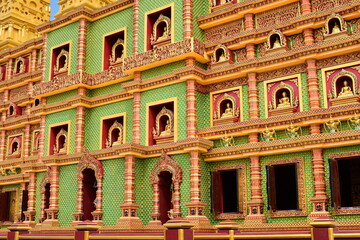 Beautiful Thai temples, great in art and architecture.