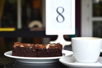 
Cake
Is a brownie cake, beautiful color, and appetizing