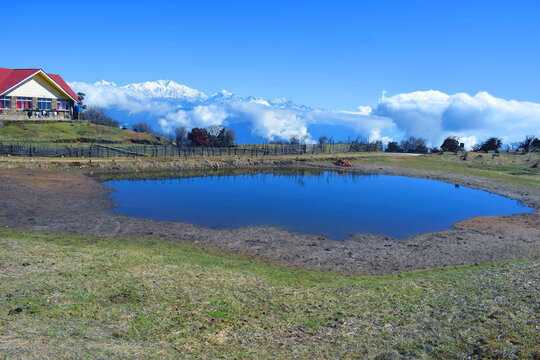 lake and mountains, Kanchanjungha range from tonglu