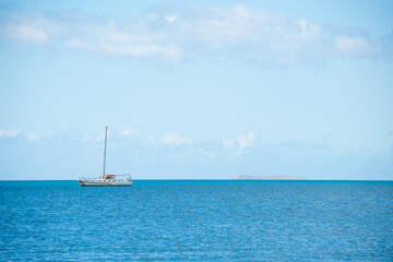 Fototapeta premium Molokini crater on the horizon, Maui, Hawaii