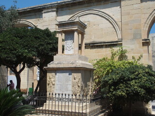 Fototapeta premium Denkmal in den Upper Barracca Gardens Valletta Malta monument at upper barracca gardens Malta