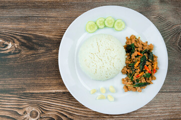 Stir-fried pork and basil