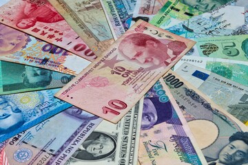 Fototapeta na wymiar Turkish Lira with other world currencies.
