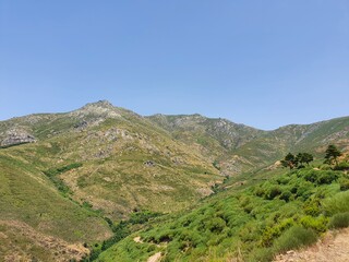 Fototapeta na wymiar paisajes de alta montaña, Valle del Ambroz