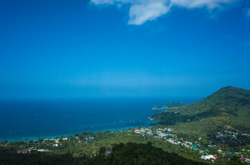 Fototapeta premium Tropical island in Thailand. View of Sairee village from West Coast Viewpoint Koh Tao