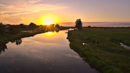 Zachód słońca nad rzeką Narew © MagicEarthPlanet
