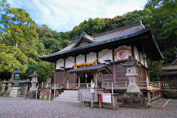 Obraz premium 和歌山県田辺市 闘鶏神社 拝殿